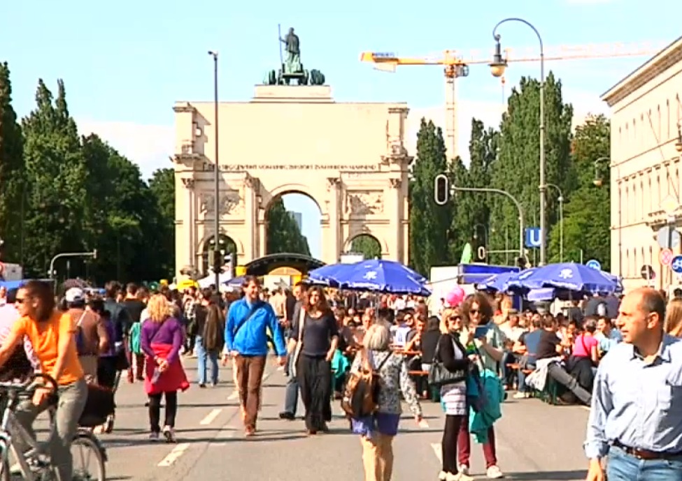 Die Leopold - und Ludwigstraße verwandeln sich wieder in Münchens größte Flaniermeile