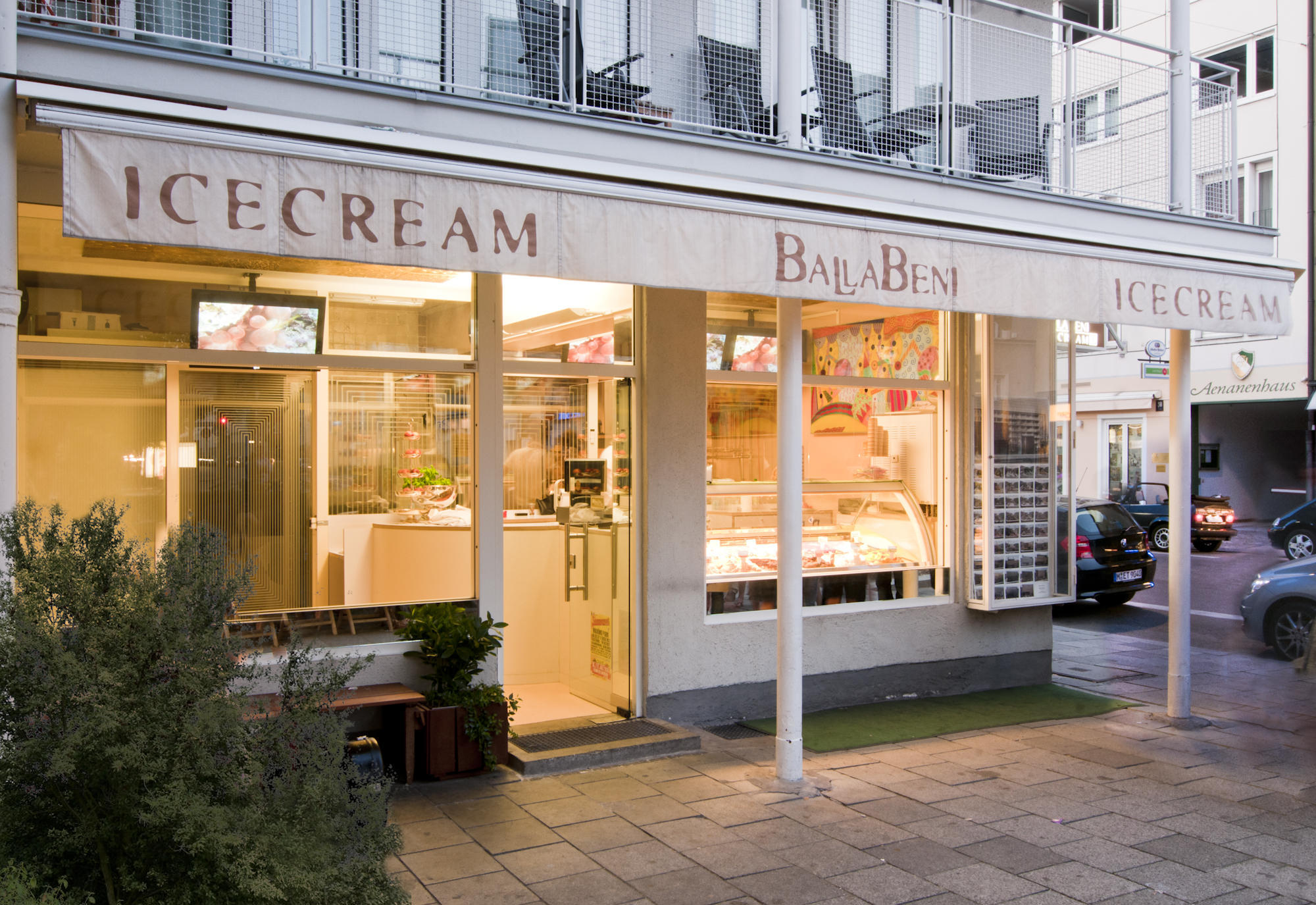 Ballabeni - normalerweise sieht man hier meterlange Warteschlangen., Normalerweise sieht man vor dem Ballabeni meterlange Warteschlangen. Foto:"Ballabeni Icecream"