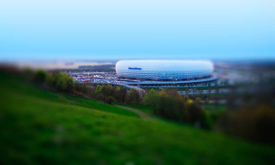 Die Allianz Arena vom Fröttmaninger Berg