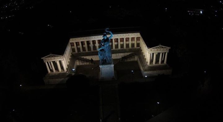 Bavaria von oben bei Nacht