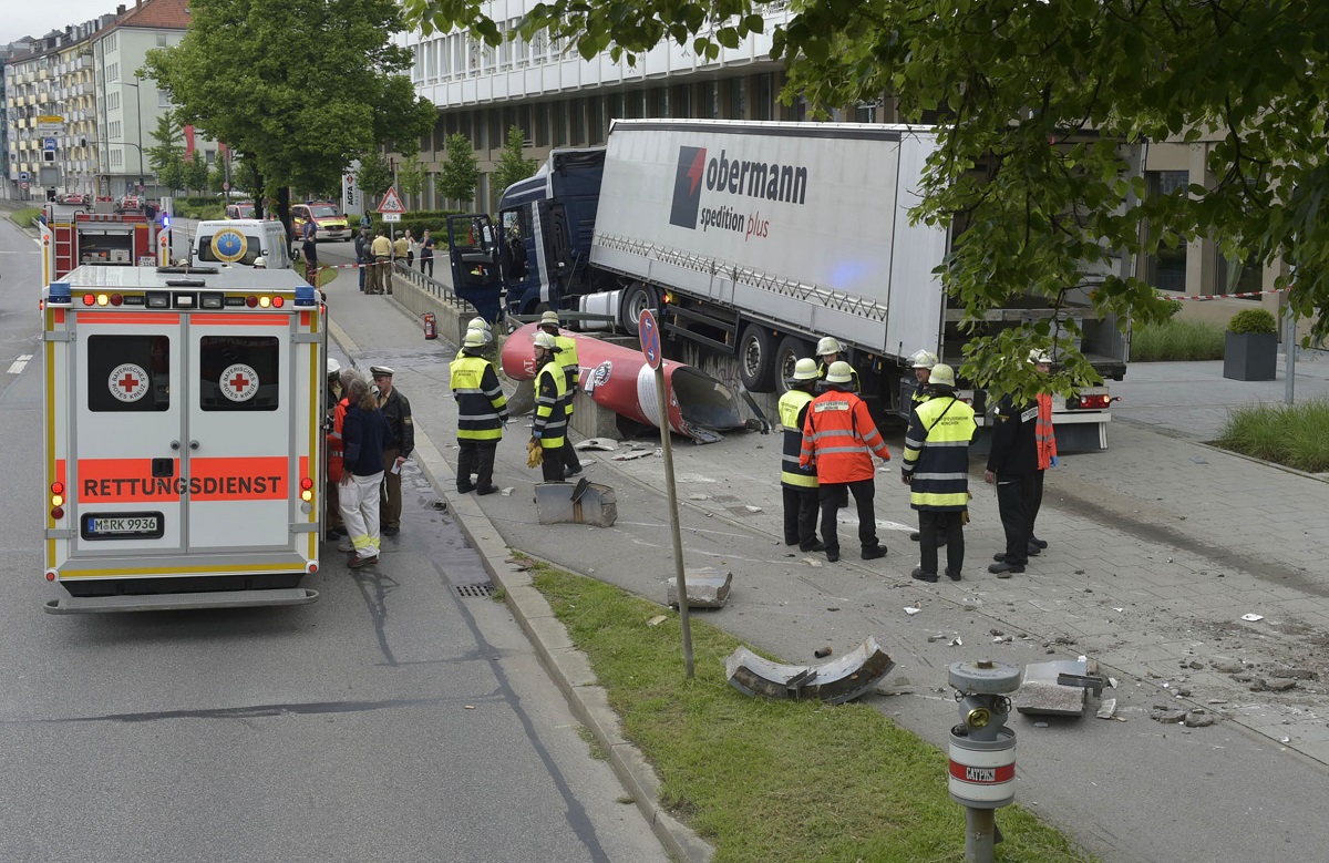 Die Berufsfeuerwehr im Einsatz in der Tegernseer Landstraße., Foto: Berufsfeuerwehr München
