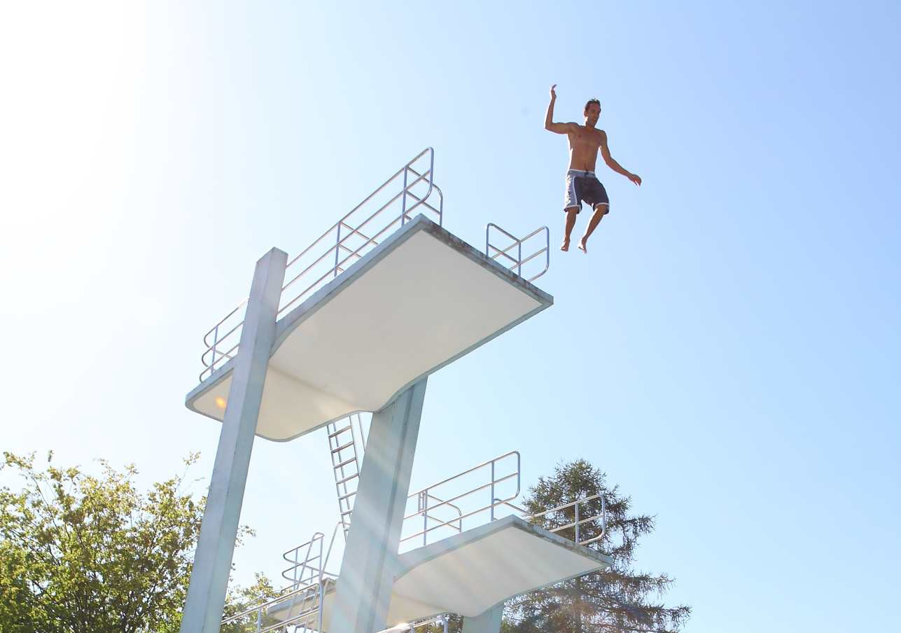 Michaelibad München - SWM Sprungturm, Das Michaeli-Freibad in München - Foto: SWM
