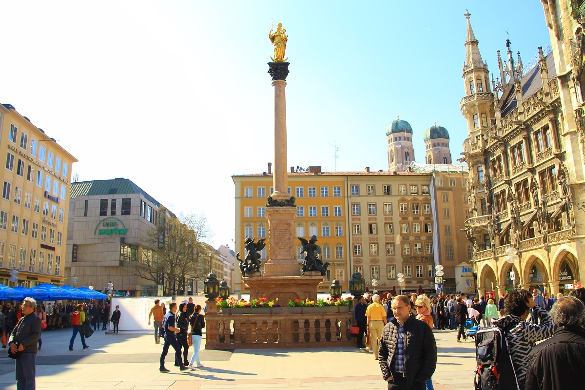 Kommt ein vierter verkaufsoffener Sonntag?, Mariensäule am Marienplatz