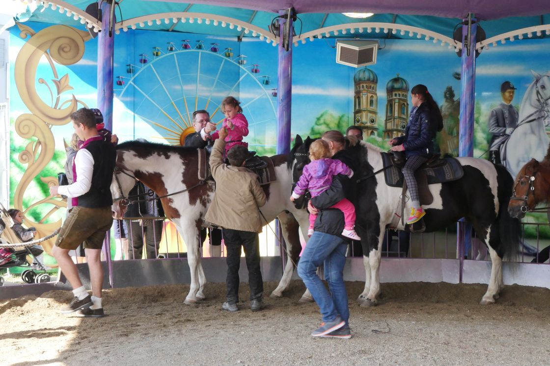 Ponyreiten auf dem Oktoberfest, Ponyreiten auf dem Oktoberfest