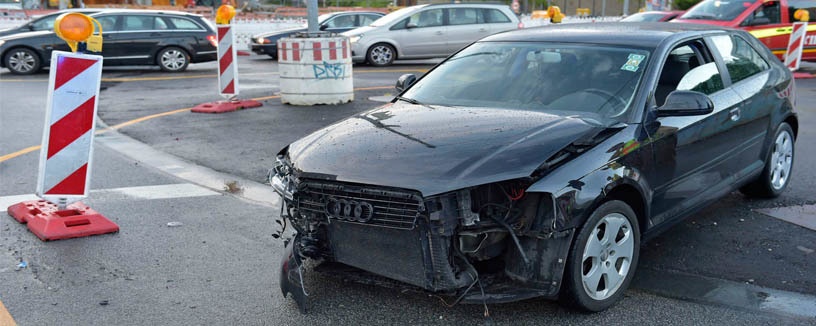 Zusammenstoß zweier Autos, Foto: Berufsfeuerwehr München