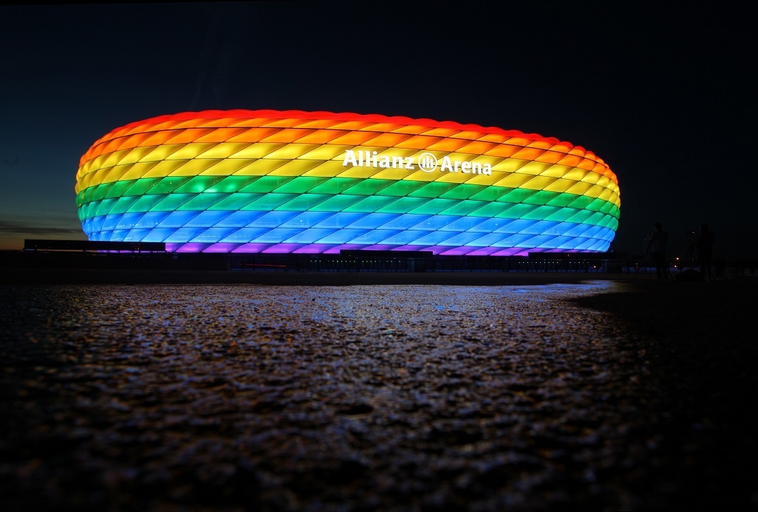 Zum CSD leuchtete die Münchner Allianz Arena in Regenbogenfarben , FoTo: Allianz Arena/B. Ducke