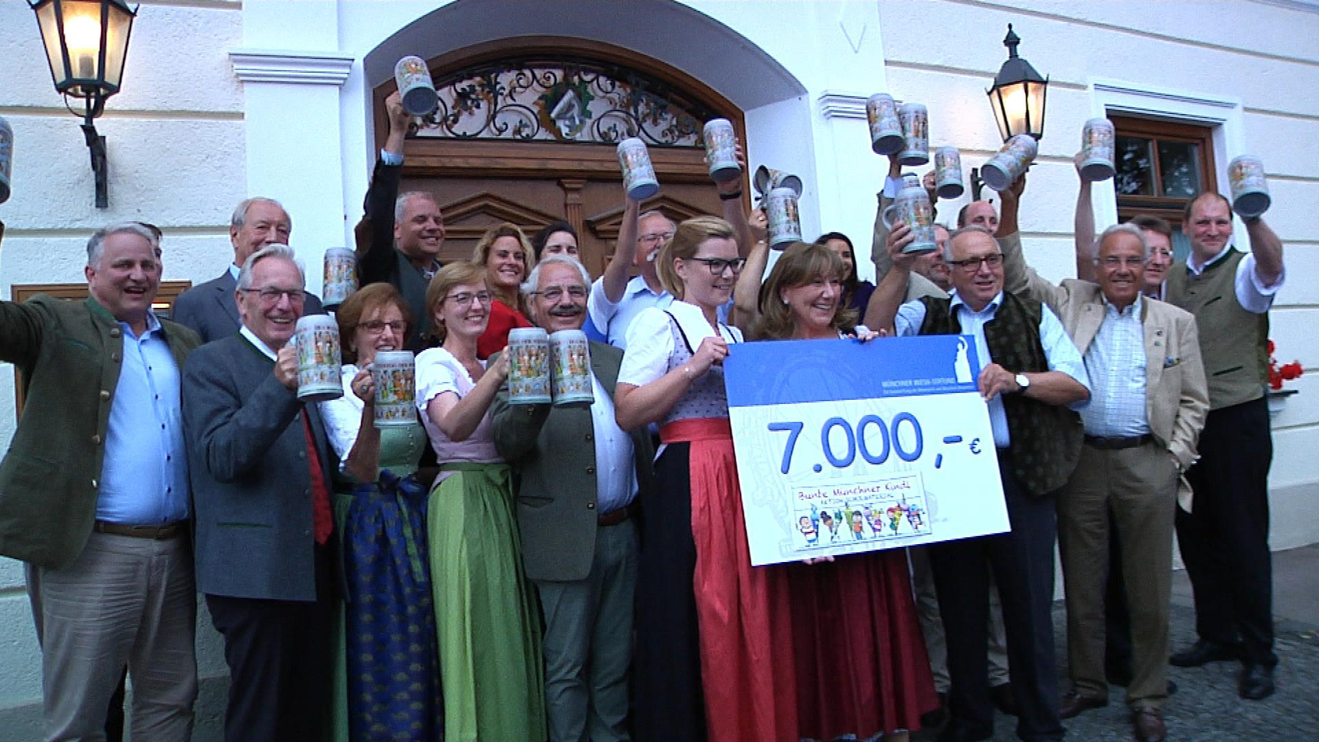 Wiesn Wirte Krug Oktoberfest, Hoch die Krüge: Wirte präsentieren neuen Krug