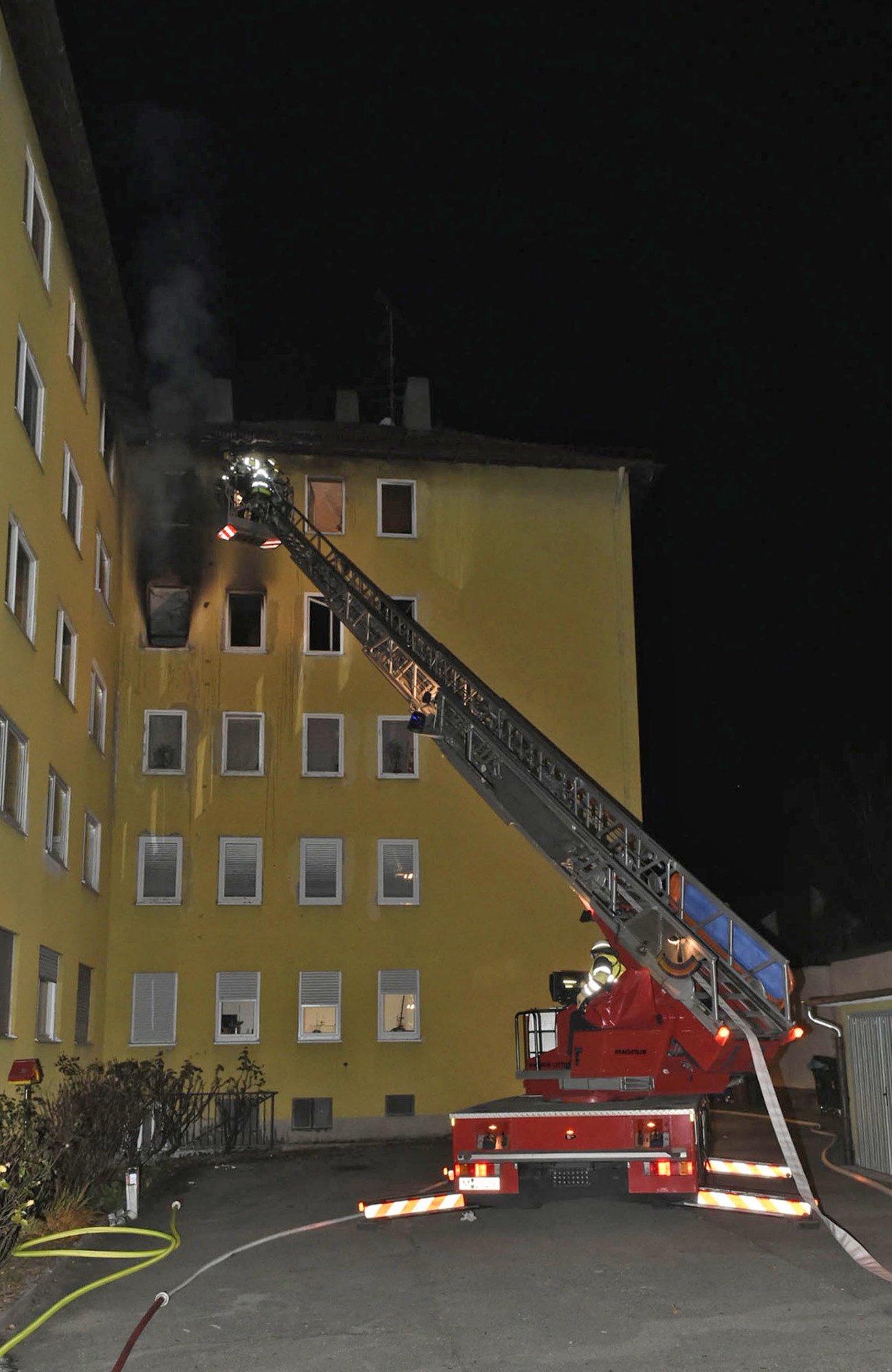 Der Brand in der Wohnung in Pasing., Foto: Berufsfeuerwehr München