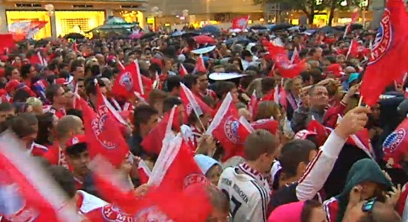 Die Meisterfeier des FC Bayern München auf dem Marienplatz.