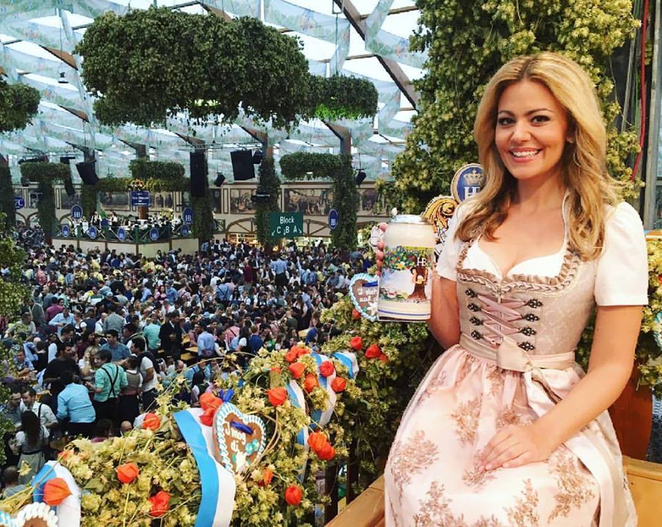 Monika Eckert auf dem Münchner Oktoberfest im Wiesn-Studio