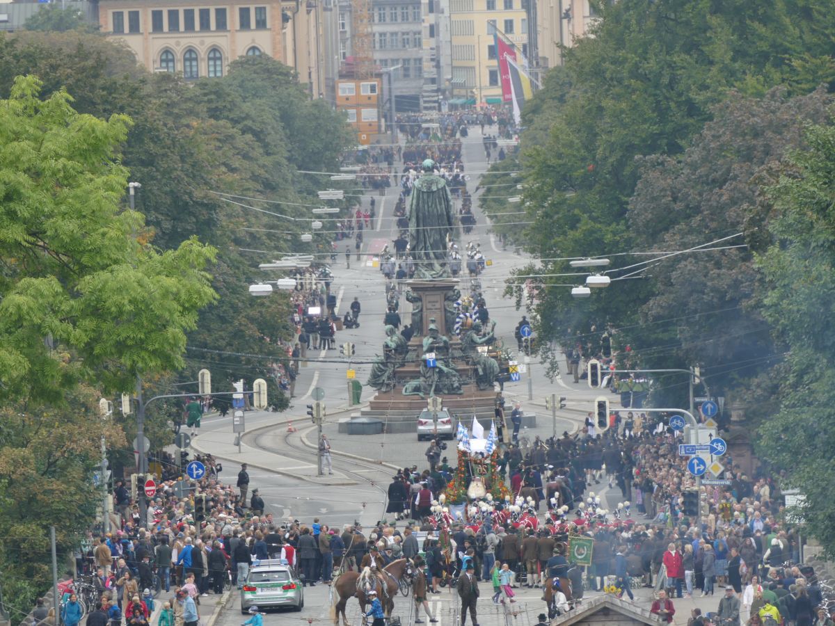 Oktoberfest - Trachtenumzug Archiv Maxmonument