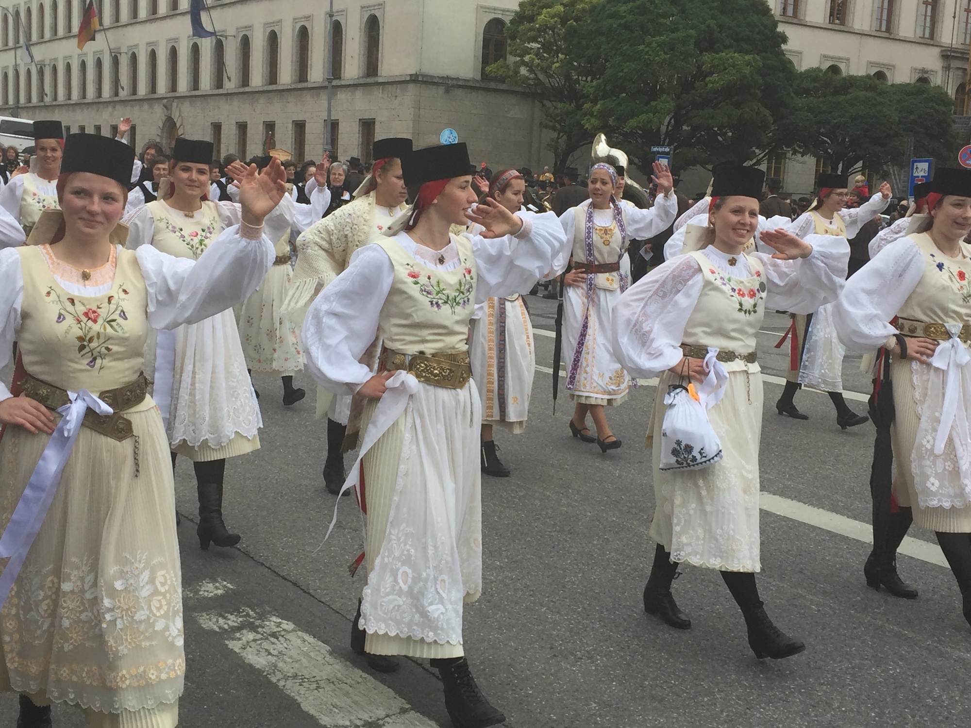 Oktoberfest 2017: Trachten und Schützenumzug 