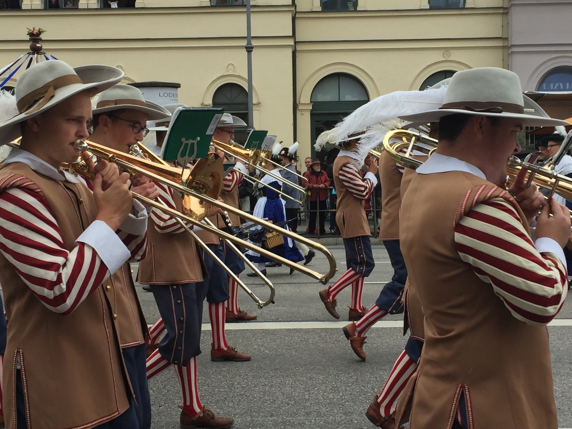 Oktoberfest 2017: Trachten und Schützenumzug 