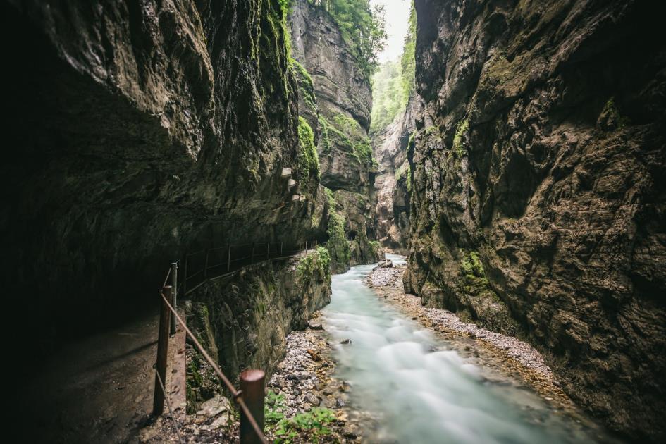 Der Partnachklamm bei Garmisch-Partenkirchen. fotolia.de © Michael Cohn #137941220