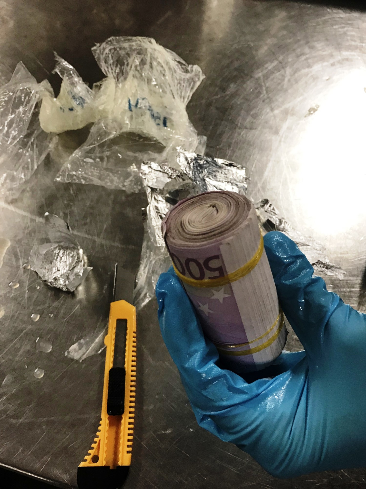 Zoll findet Geld in Waschmittelverpackung, Foto: Zoll