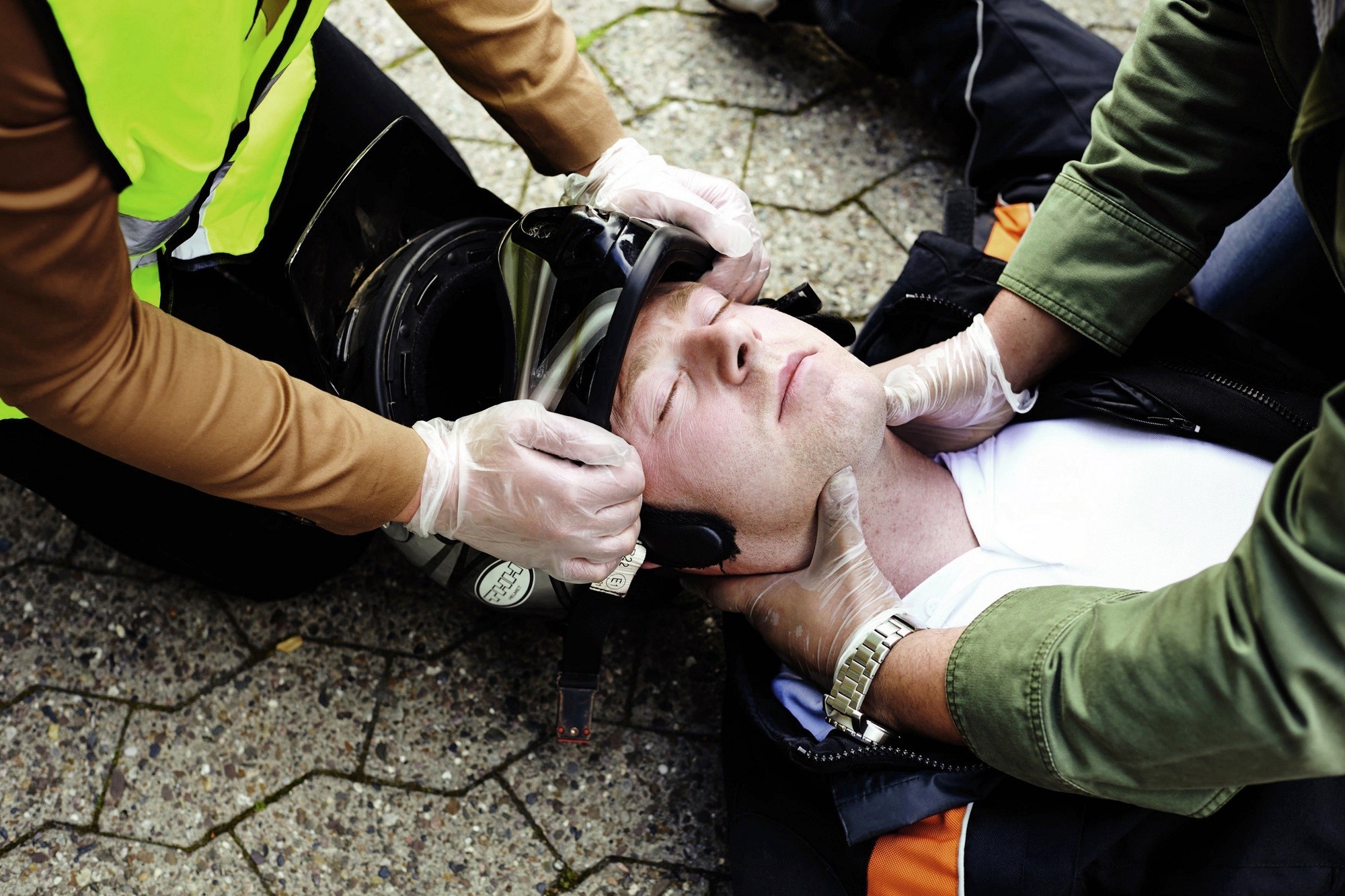 Motorrad_Unfall_Erste Hilfe_Johanniter, Foto: Frank Schemann