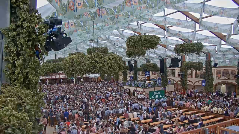Hofbräu-Fetzelt auf dem Oktoberfest - Hier wird die Wiesn-Live Sendung von münchen.tv produziert