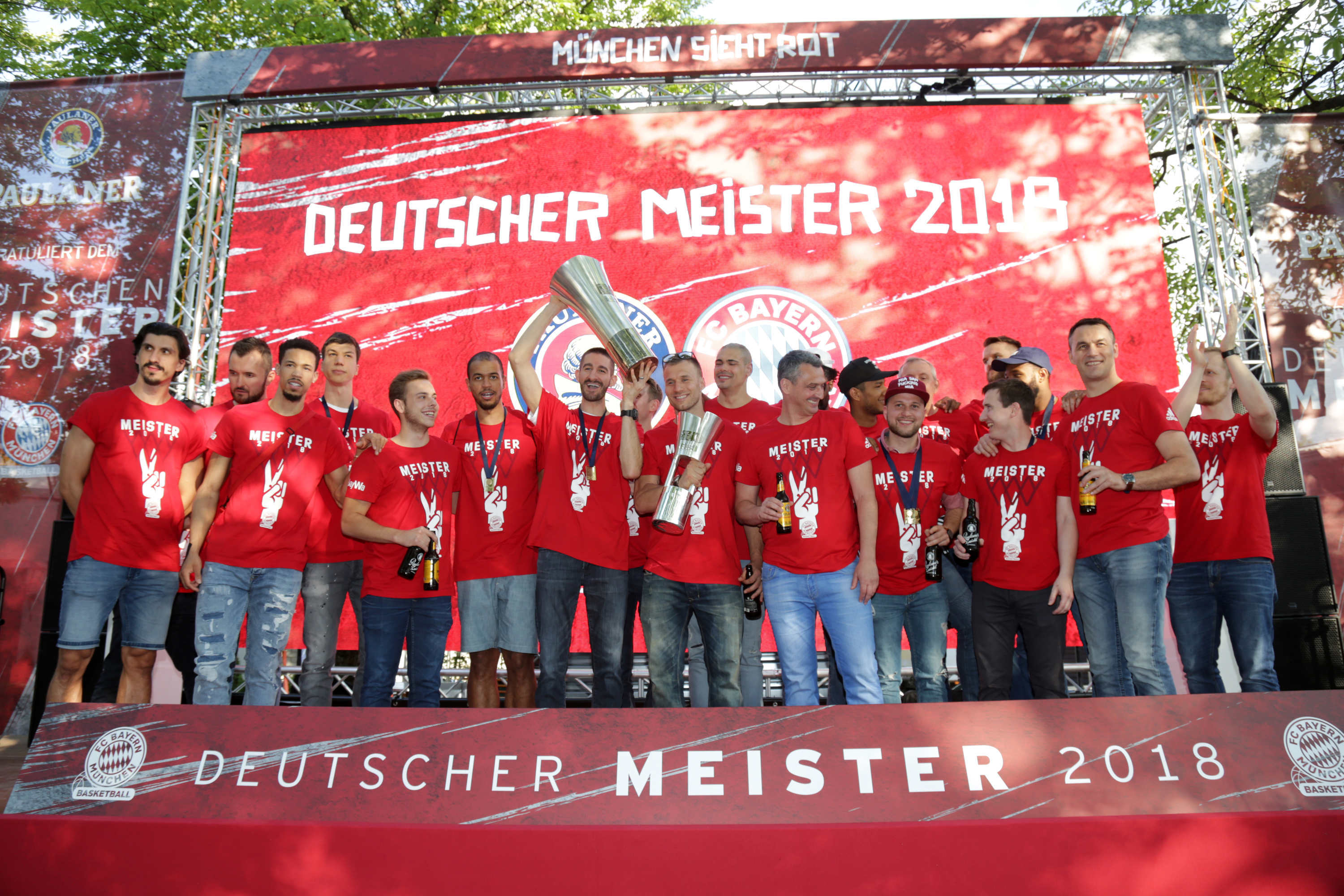 Meisterfeier FC Bayern Basketball , Foto: Paulaner/sampics