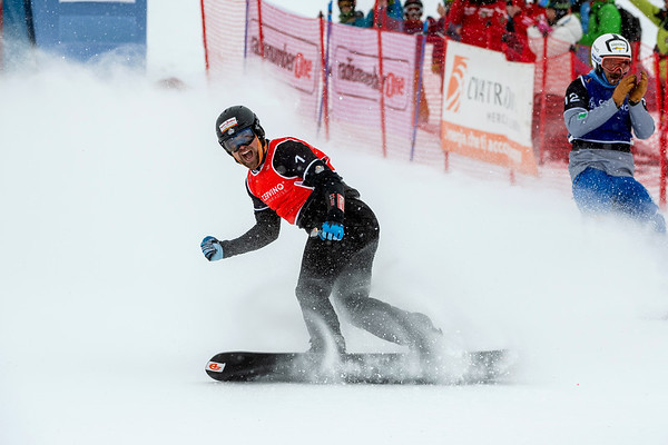Snowboardcross-Fahrer Martin Nörl siegt zum Saisonauftakt, © Miha Matavz/FIS