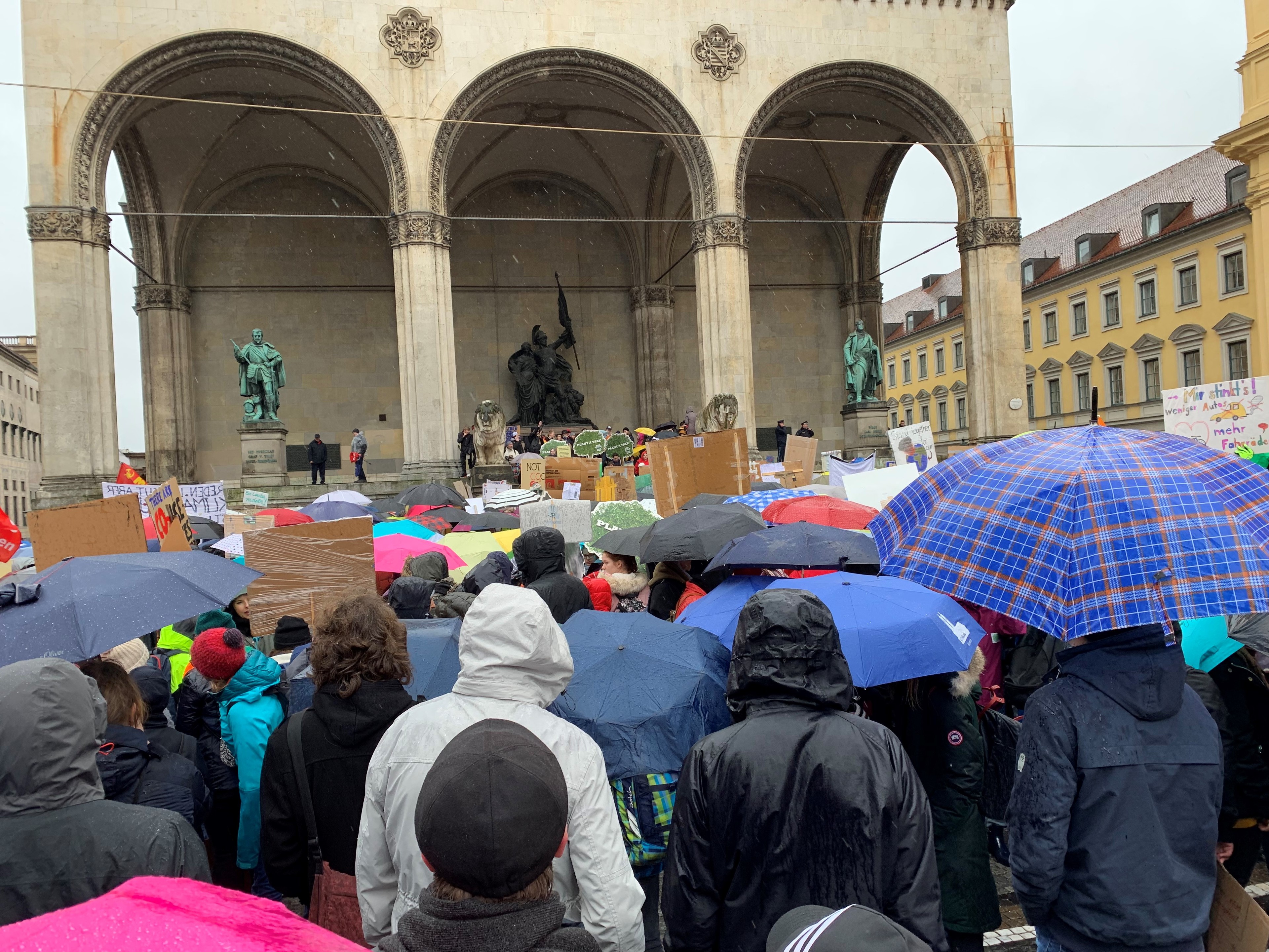 Demonstration am Odeonsplatz